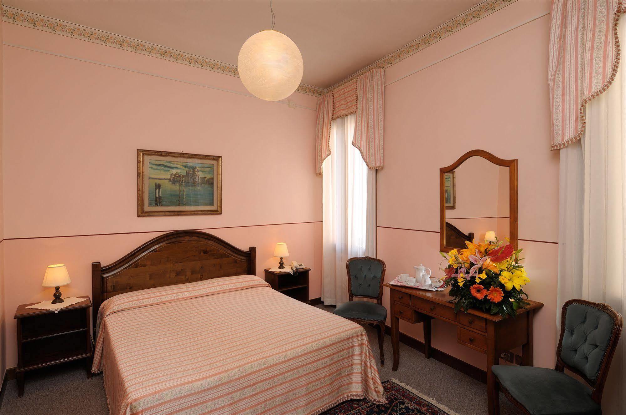 De L'Alboro Hotel Venesia Bagian luar foto